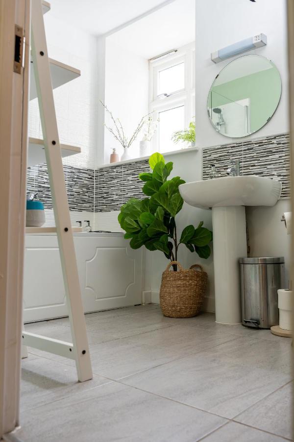 Modern & Spacious Flat In The Centre Of Bristol! Экстерьер фото